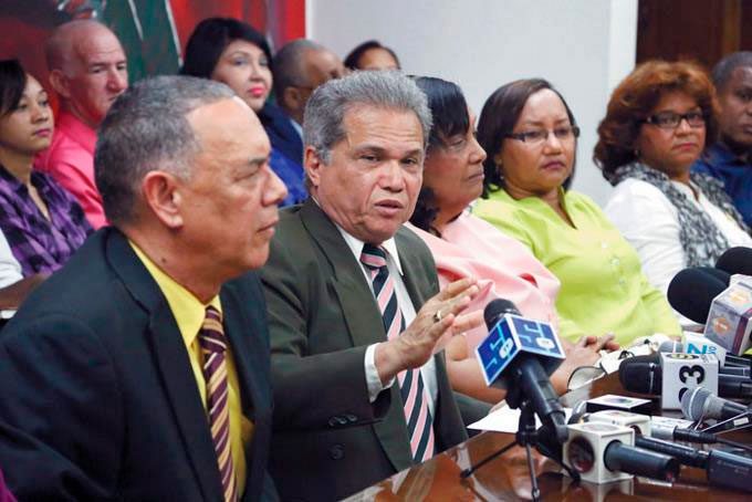 Propuesta del Gobierno divide gremios sector salud de la RD (+video) 3 Propuesta del Gobierno divide gremios sector salud de la RD (+video)