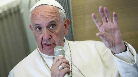 El Papa critica la “doble vida” de los católicos que hacen “negocios sucios”