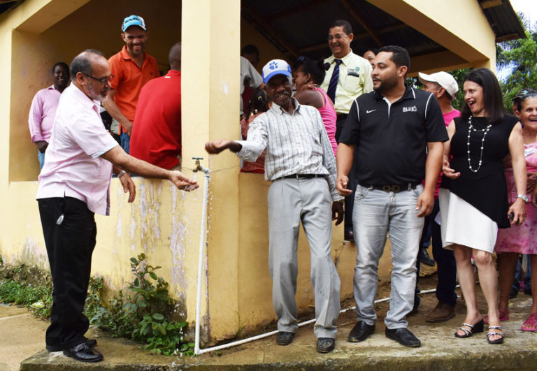 INDENOR inauguran acueducto Las Rosas
