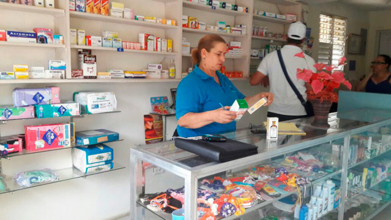 Salud Pública cierra dos farmacias en Santiago Rodríguez