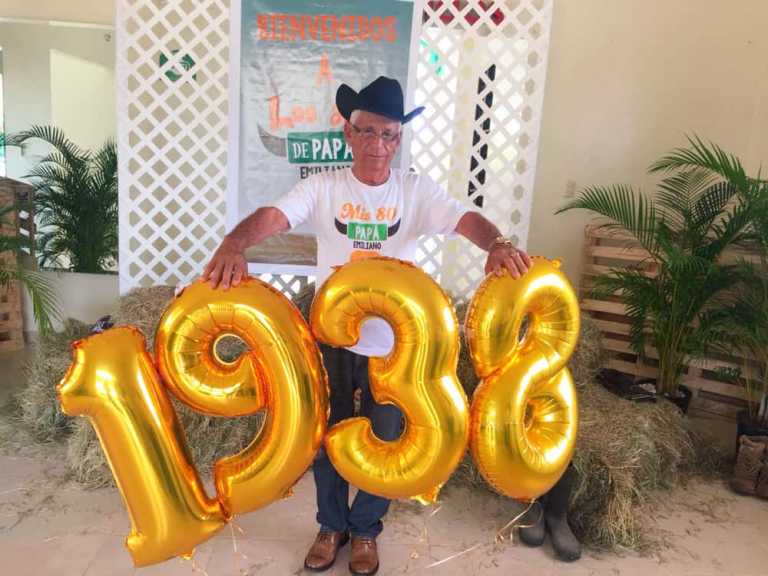 Celebran 80 años al profesor Emiliano Rodríguez 4 Celebran 80 años al profesor Emiliano Rodríguez
