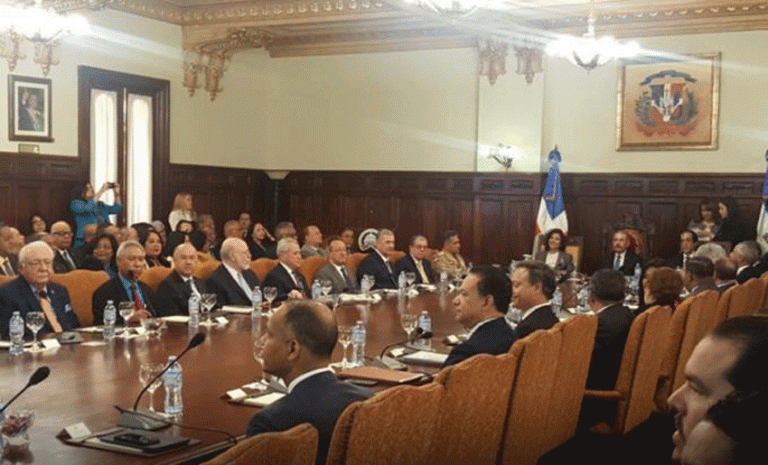 Gobierno aprueba presupuesto para 2019 por RD$921 mil 810 millones 1 Gobierno aprueba presupuesto para 2019 por RD$921 mil 810 millones