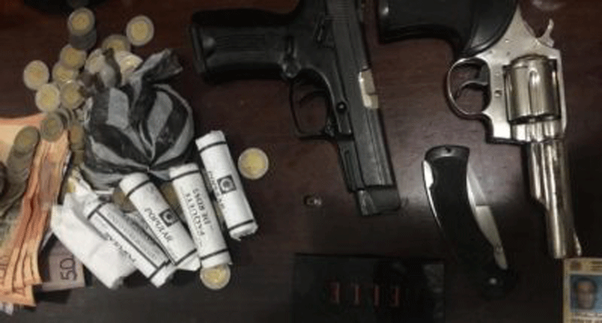 SANTIAGO: Policía dice desmanteló una “poderosa” banda de asaltantes 1 armas