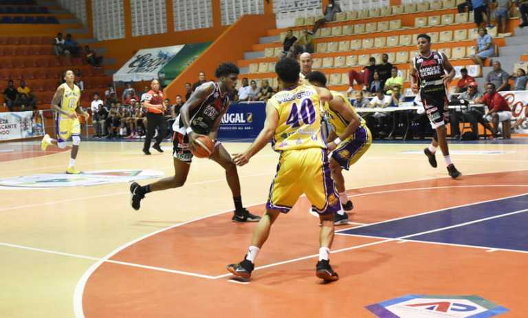 El Sueño líder torneo de baloncesto de Santiago Rodríguez