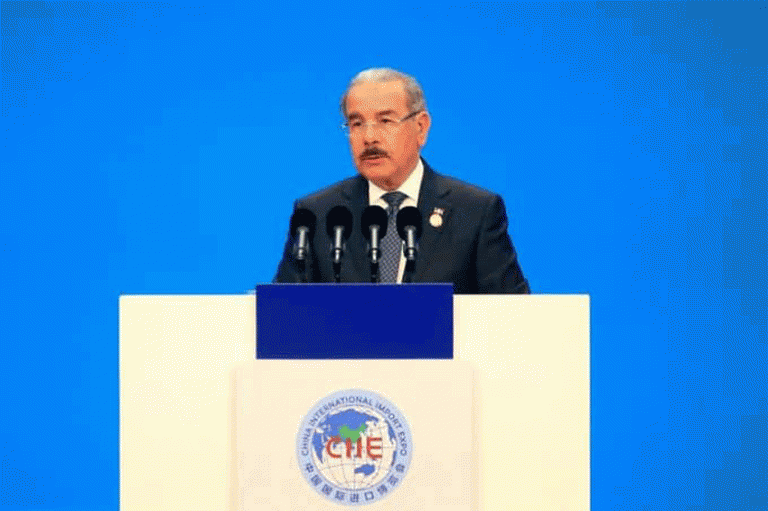 Danilo Medina pide a China equilibrar la balanza comercial