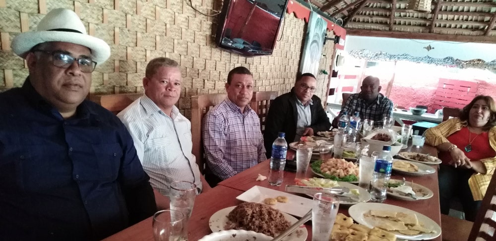Presidente Danilo Medina ordena estudio para construir en Santiago Rodríguez centro de la UASD 1 UASD autoridades almuerza Patio