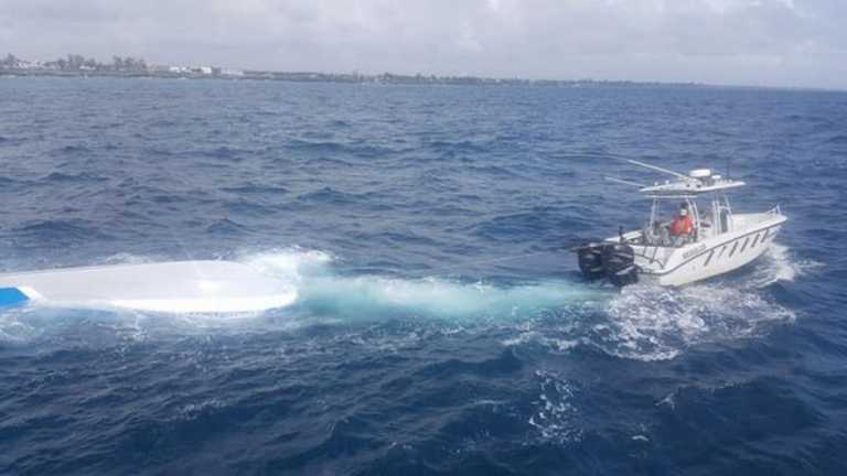 Lancha recuperada por Armada en mar Caribe fue la que trajo 707 kilos cocaína decomisados en Bayahíbe