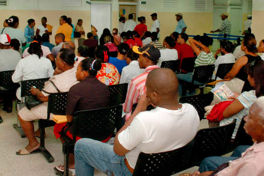 ARS-Senasa asumirá afiliados del IDSS cuando se ejecute su disolución 4 ARS-Senasa asumirá afiliados del IDSS cuando se ejecute su disolución