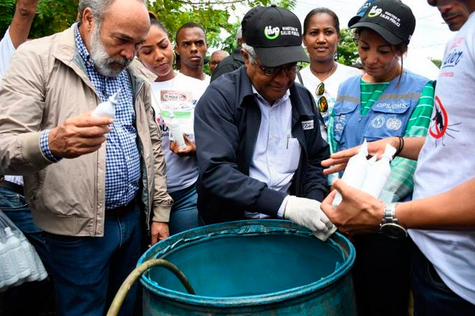 Ministro Rafael Sanchez Cardenas jornada Dengue FE