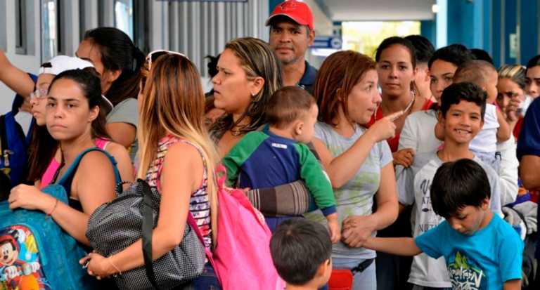 Cerca de 10.000 venezolanos tratarán de cruzar a Ecuador antes de nueva visa 1 Cerca de 10.000 venezolanos tratarán de cruzar a Ecuador antes de nueva visa