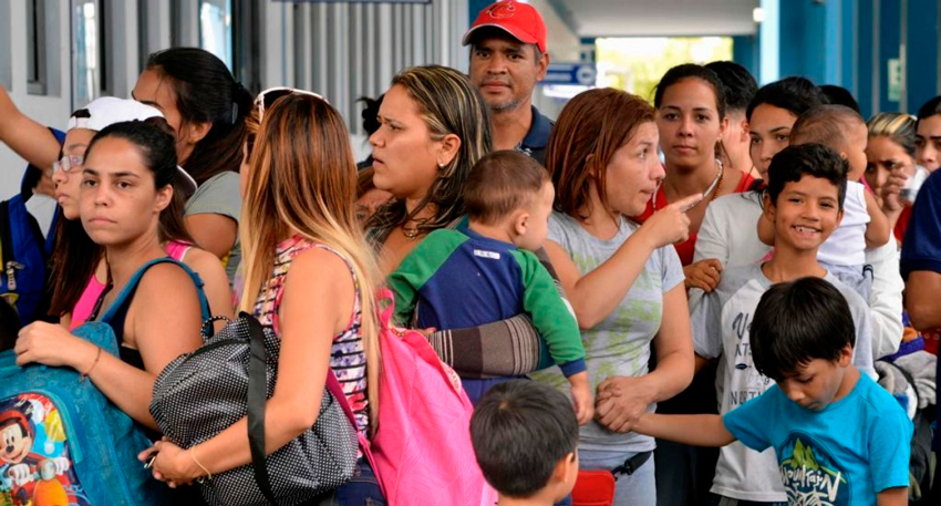 Cerca de 10.000 venezolanos tratarán de cruzar a Ecuador antes de nueva visa 1 Venezolano Ecuador FE