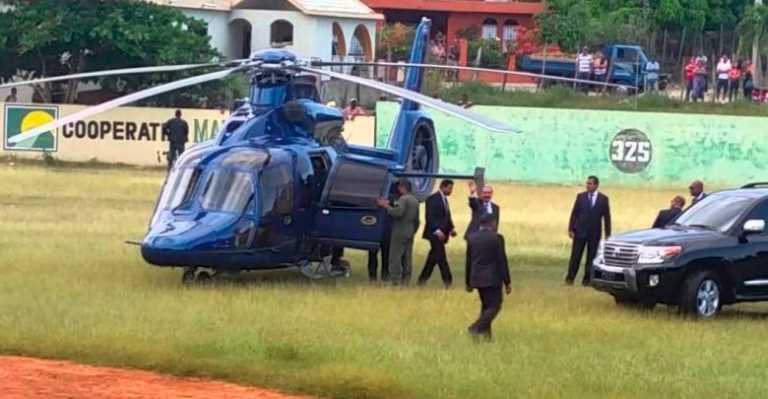 Helicóptero donde viajaba Danilo Medina aterriza de emergencia en Nagua