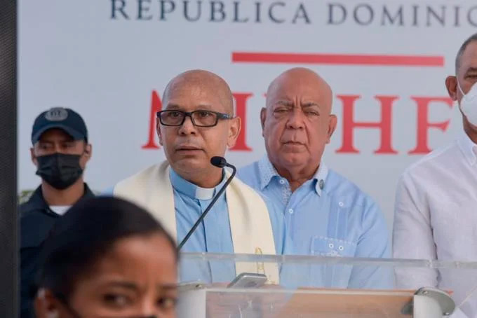 Padre de iglesia anglicana: «No hay un centímetro, ni siquiera cerca del Palacio en que estemos a salvo»