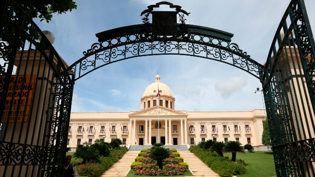 Ejecutivo cancela 13 funcionarios diplomáticos y consulares 1 Ejecutivo cancela 13 funcionarios diplomáticos y consulares