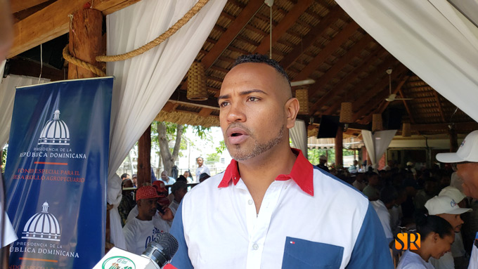 Romeo Lantigua resalta logros de la Oficina Senatorial (+vídeo) 1 Romeo Lantigua resalta logros
