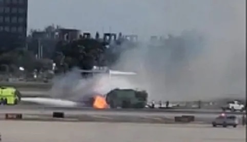 (Vídeo) Se incendia avión de RD durante un aterrizaje forzoso en Miami