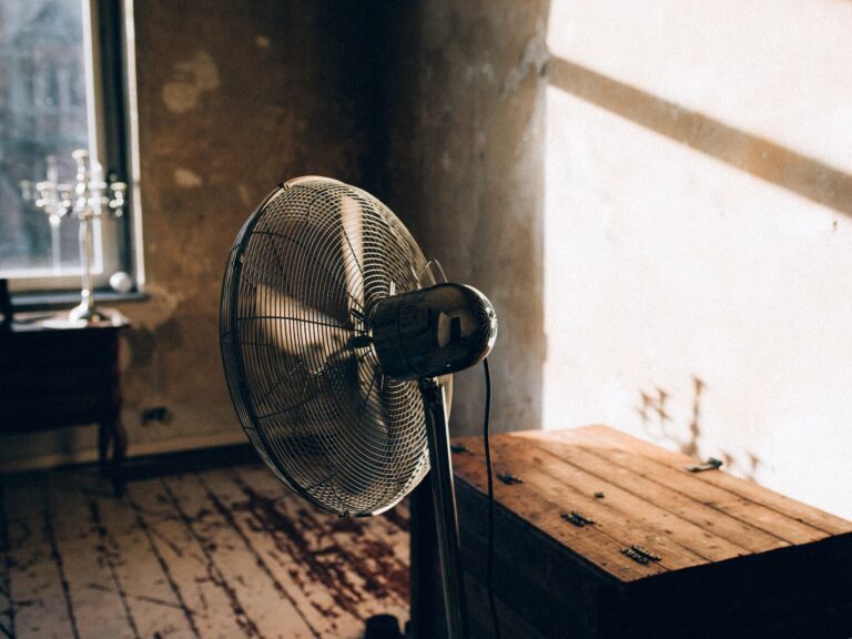 Dormir toda la noche con el ventilador encendido parece una gran idea. En realidad no lo es tanto 1 Dormir toda la noche con el ventilador encendido parece una gran idea. En realidad no lo es tanto