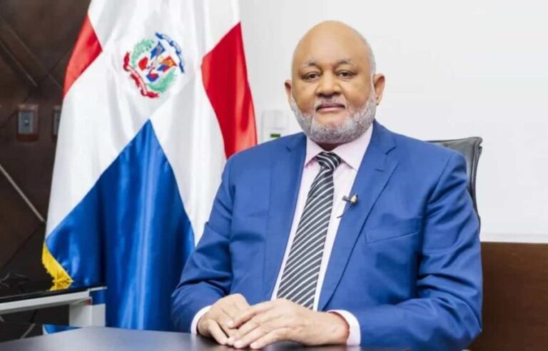 Abinader destituye a Roberto Fulcar y hace cambios en direcciones generales 1 Abinader destituye a Roberto Fulcar y hace cambios en direcciones generales