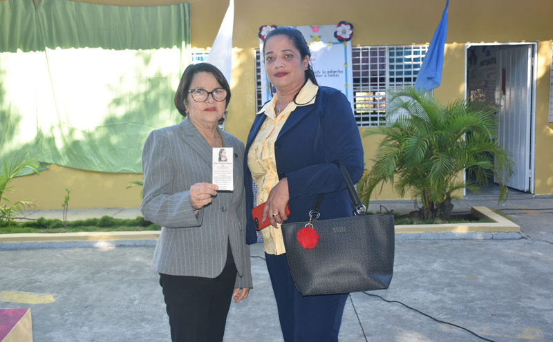 Escuela la Caobas ahora se llamará: escuela Beatriz Rodríguez de Quiñones - videos 24 Escuela Beatriz Rodriguez de Quinones 23