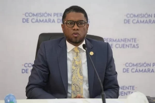 Inacif analiza los teléfonos de abogadas se querellaron contra presidente Cámara de Cuentas
