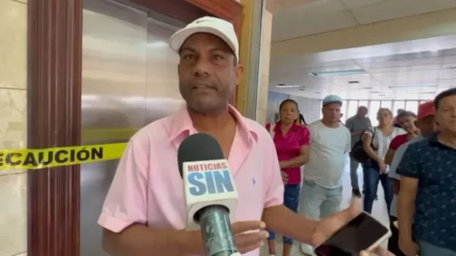 Video: Alboroto en Oficina de Pasaporte en Santiago; usuarios se quejan por falta de libretas y renovación