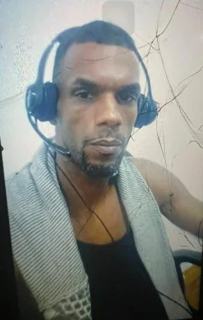 (Vídeo) Policía apresa hombre acusado de ultimar a una mujer y su hija de 10 años