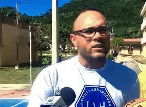 A John Kelly «le gustan las menores y este no es su primer lío»