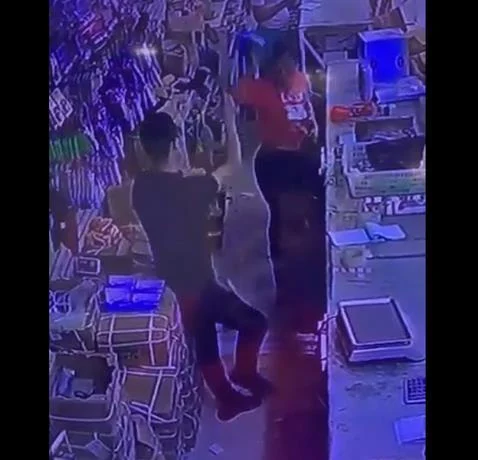 ¿Dónde está Francelys, la mujer acusada de matar a chino en tienda de la Duarte? 1 ¿Dónde está Francelys, la mujer acusada de matar a chino en tienda de la Duarte?