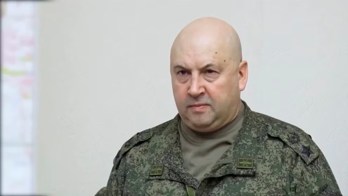 “El Carnicero de Siria”: quién es Sergei Surovikin, el general que sabía del complot militar de Prigozhin y no advirtió al Kremlin 1 “El Carnicero de Siria”: quién es Sergei Surovikin, el general que sabía del complot militar de Prigozhin y no advirtió al Kremlin