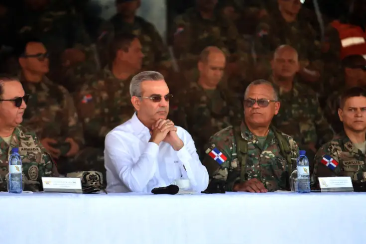 Abinader ordena denegar entrada a 9 haitianos “provocadores” que trabajan en construcción de canal 3 Abinader ordena denegar entrada a 9 haitianos “provocadores” que trabajan en construcción de canal