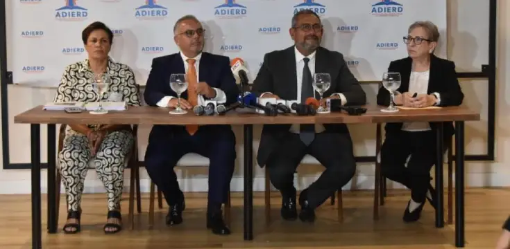 Editoras aseguran libros del Ministerio de Educación no costaron RD$ 3,800 millones 1 Adierd libros FE