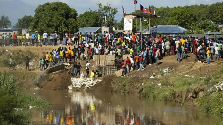 ¿Solicitar un estudio medioambiental sobre canal en río Masacre, la única opción de RD para defenderse? 1 Rio Masacre haitianos FE