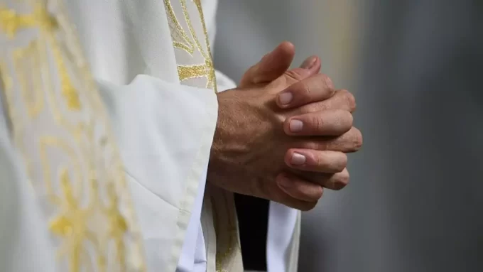 sacerdote e1695993891762