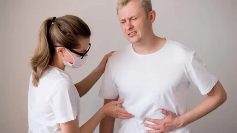 Oncóloga llama a no ignorar síntomas que podrían delatar un cáncer gastrointestinal