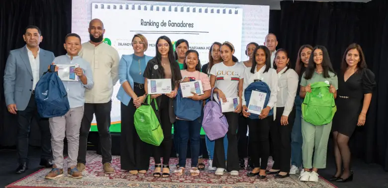Estudiantes ganadores Tablets