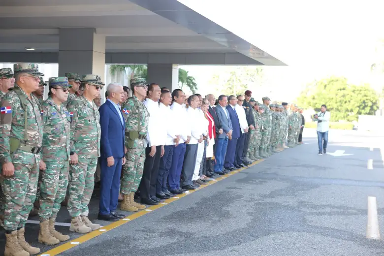 Videos - Rinden honores militares al general Santiago Rodríguez 2 Ministerio de Defensa honores 2