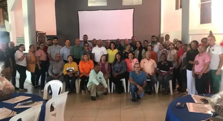 Dirigente declara ADP lucha por la protección del medio ambiente; anuncia serie de talleres 1 Dirigente declara ADP lucha por la protección del medio ambiente; anuncia serie de talleres