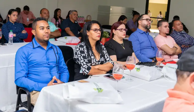 COOPSANO continúa promoviendo y auspiciando conferencia sobre tecnología y comunicación a comunicadores 3 Coopsano taller tecnologia comunicadores 2