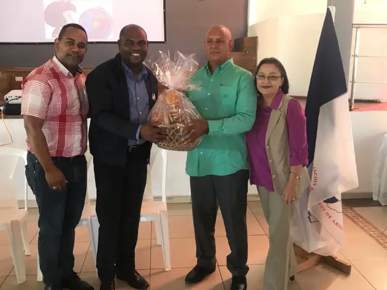 Dirigente declara ADP lucha por la protección del medio ambiente; anuncia serie de talleres 2 Pr Cuello Isaias Solano Ovalle Pra Clara Valerio
