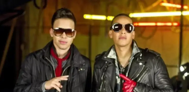 Prince Royce y Daddy Yankee victima FE