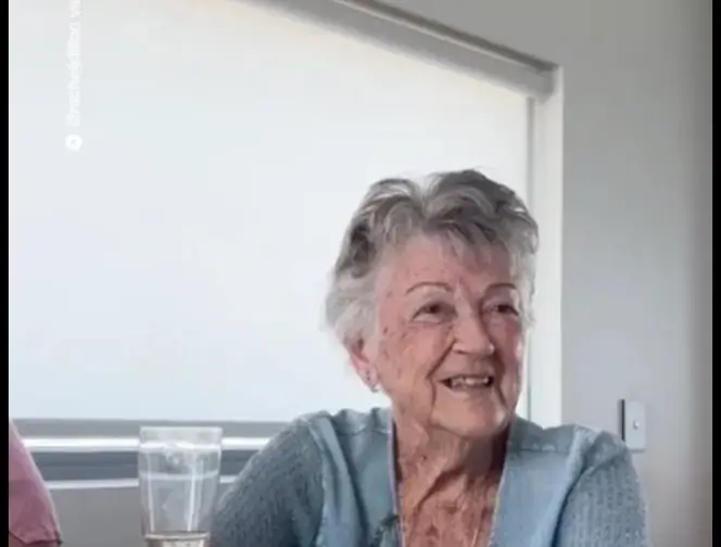 «Lamento haberme casado tan joven», mujer de 90 años revela sus mayores arrepentimientos