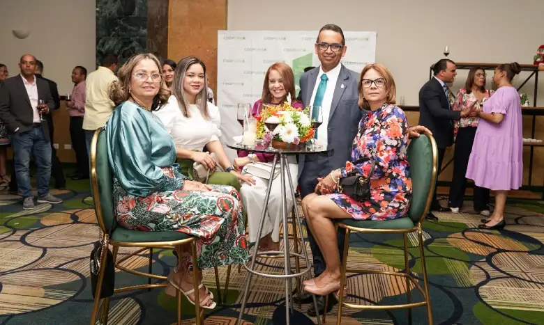 COOPSANO realiza cóctel navideño con socios y comunicadores en Santiago 1 Coopsano comunicadores Santiago 2023 6