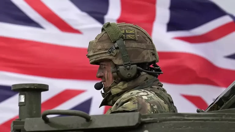 Reino Unido pide ciudadanos se preparen para guerra con Rusia