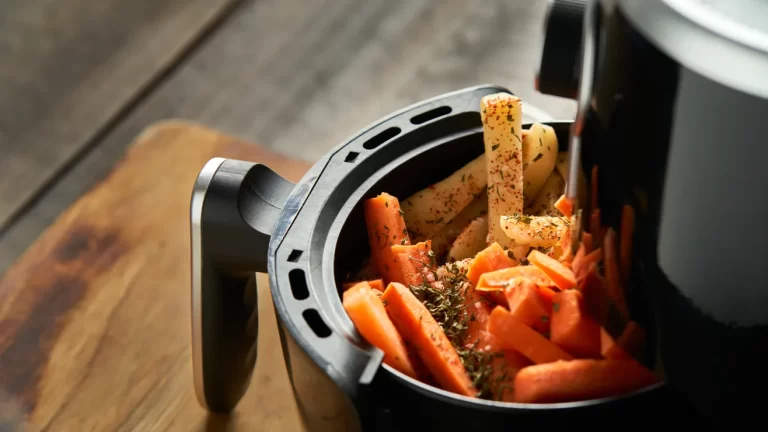 Cinco alimentos que no debes meter nunca en la freidora de aire 3 Cinco alimentos que no debes meter nunca en la freidora de aire