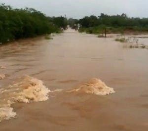 Lluvias inundan varias casas en Montecristi