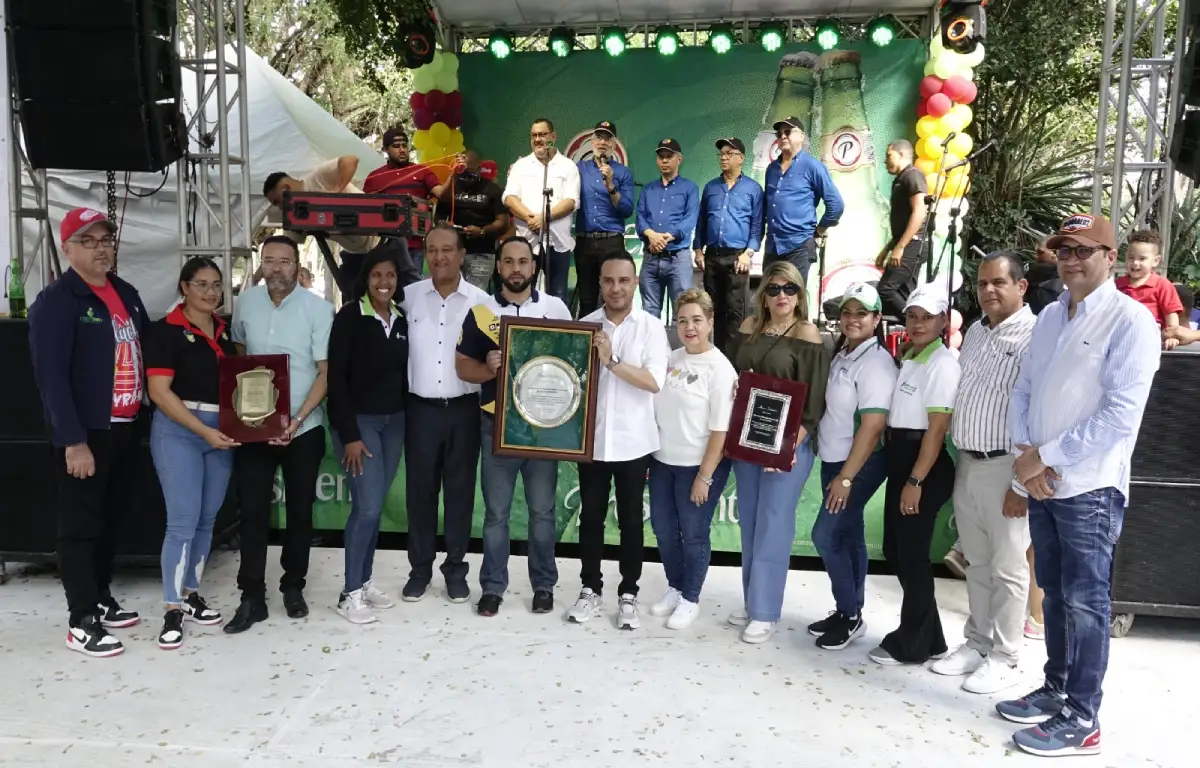 Renovación de vínculos y alegría en el Abrazo Sabanetero en el Jardín Botánico Nacional 4 Abrazo Sabanetero 2024 dedicatoria especial y reconocimientos