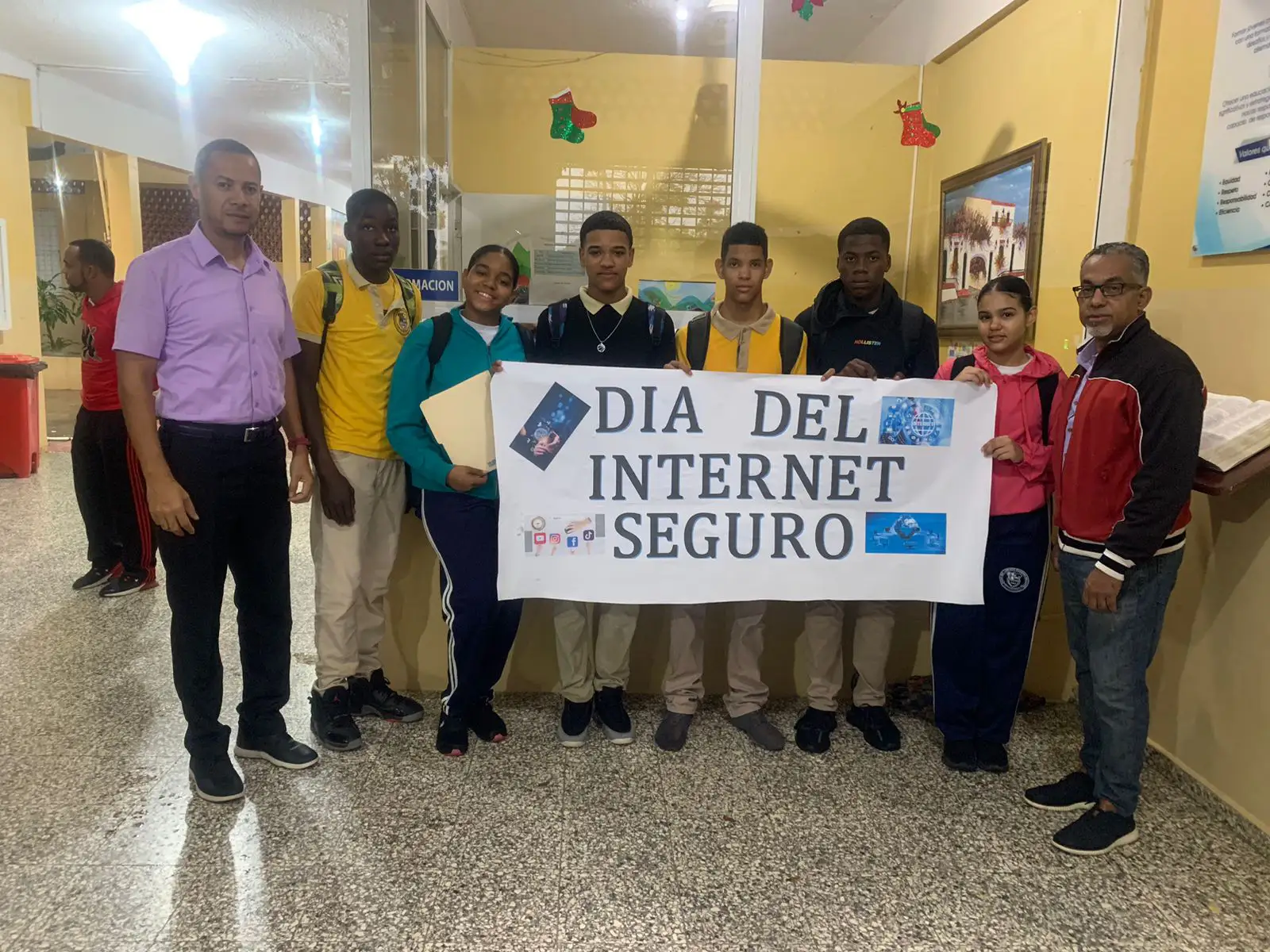 Distrito Educativo 09-03 celebra el Día de Internet Seguro 1 Internet Seguro Distrito Educativo 09 03 2024 4