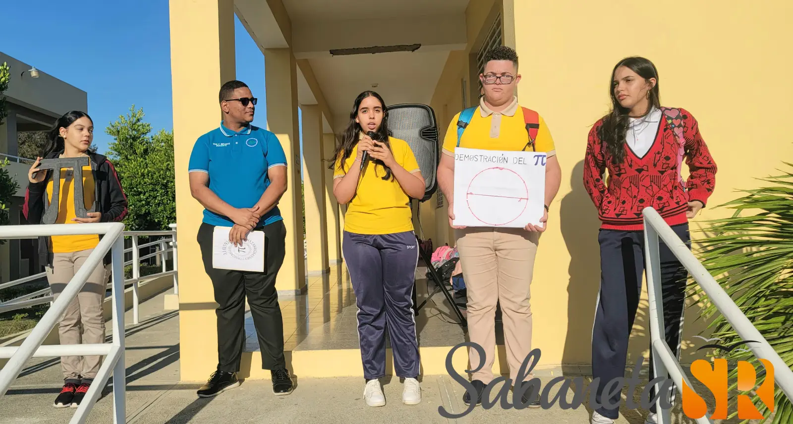 Innovación y Diversión: la fórmula del éxito en la Celebración del Día Internacional de la Matemática 2 Liceo Marino Almonte Dia Matematica 2024 2