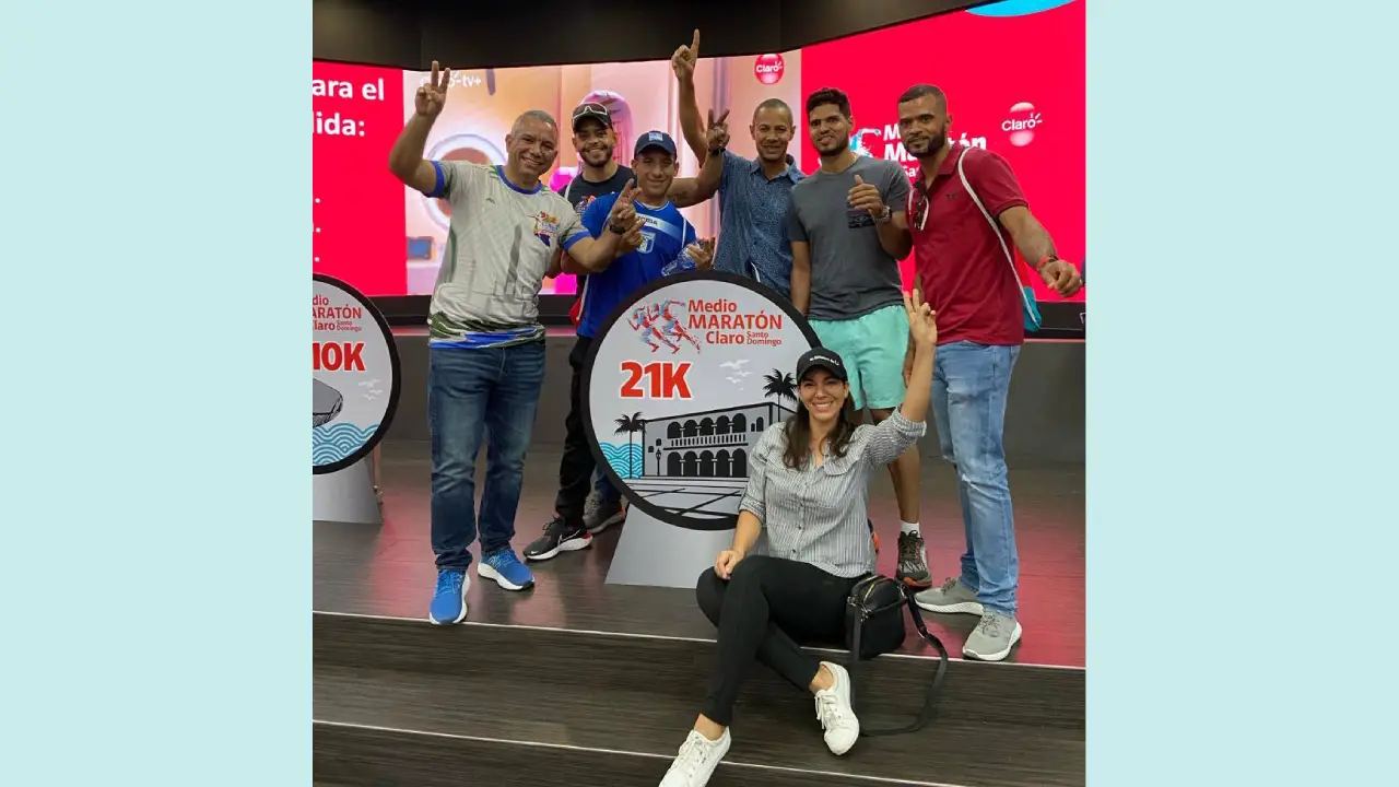 Delegación de santiagorrodriguenses y los TrotadoreSR brillarán en la Media Maratón Claro 2 TrotadoreSR Claro 2024 2