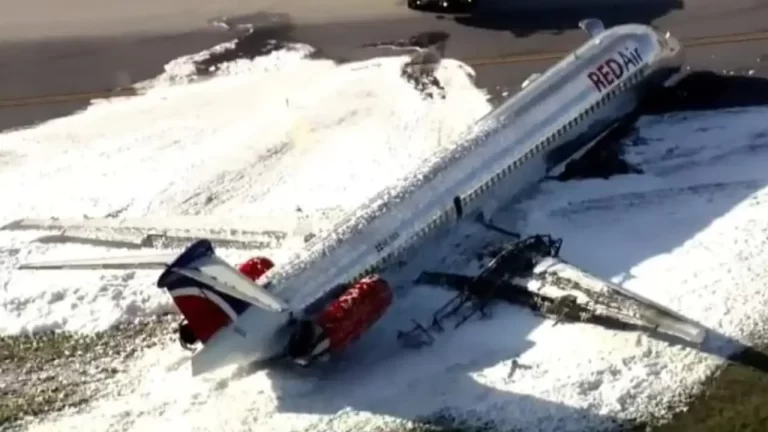 Esto provocó el colapso e incendio del avión de RED Air en aeropuerto de Miami 1 Esto provocó el colapso e incendio del avión de RED Air en aeropuerto de Miami